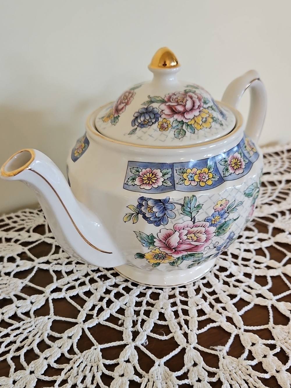 Vintage Sadler England "Victoria" Floral Teapot